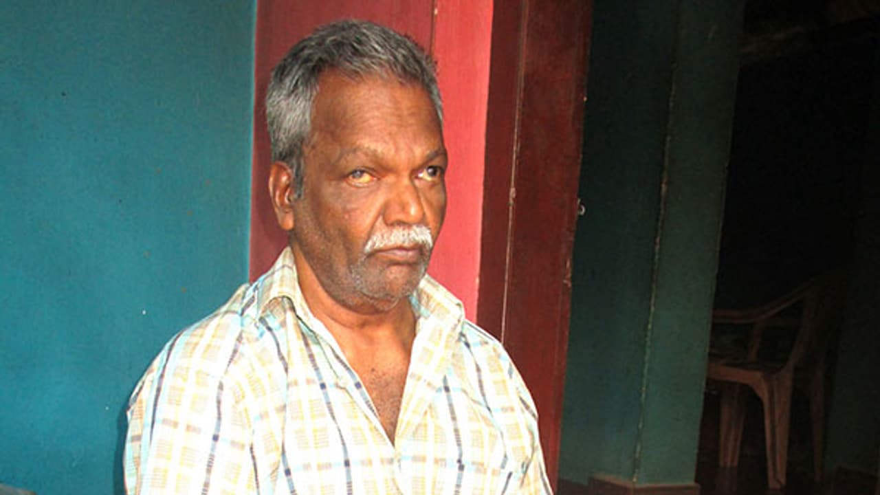 ഇരുള്വഴിയില് അതിജീവനത്തിനായുള്ള പൊന്നപ്പന്റെ പാട്ടുകള് ഇരുള്വഴിയില് അതിജീവനത്തിനായുള്ള പൊന്നപ്പന്റെ പാട്ടുകള്