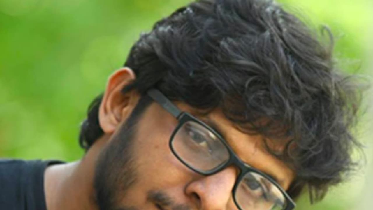 പൊലീസിനെതിരെ പരാതി നല്കി; സദാചാര ലംഘനം ആരോപിച്ച് മാധ്യമപ്രവര്ത്തകനെ അറസ്റ്റ് ചെയ്തു പൊലീസിനെതിരെ പരാതി നല്കി; സദാചാര ലംഘനം ആരോപിച്ച് മാധ്യമപ്രവര്ത്തകനെ അറസ്റ്റ് ചെയ്തു