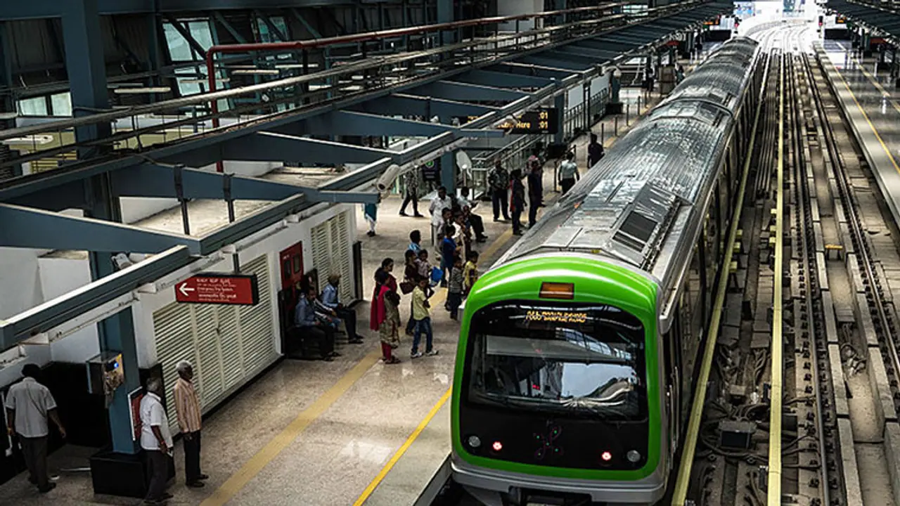 25 year old jumps from Dasarahalli Metro Station concourse; reason for plunge yet to be ascertained 25 year old jumps from Dasarahalli Metro Station concourse; reason for plunge yet to be ascertained