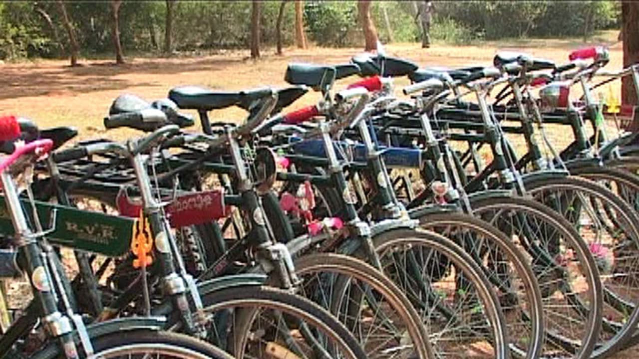 ಸೈಕಲ್ ಖರೀದಿಯಲ್ಲಿ ಭಾರಿ ಅವ್ಯವಹಾರ! ಕಳಪೆ ಗುಣಮಟ್ಟದ ಸೈಕಲ್ ತಯಾರು ಸೈಕಲ್ ಖರೀದಿಯಲ್ಲಿ ಭಾರಿ ಅವ್ಯವಹಾರ! ಕಳಪೆ ಗುಣಮಟ್ಟದ ಸೈಕಲ್ ತಯಾರು