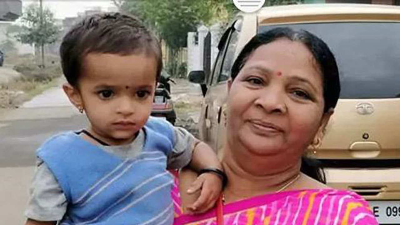 നാഗ്പൂരില് മാധ്യമപ്രവര്ത്തകന്റെ അമ്മയുടെയും മകളുടെയും മൃതദേഹം വെള്ളക്കെട്ടില് നാഗ്പൂരില് മാധ്യമപ്രവര്ത്തകന്റെ അമ്മയുടെയും മകളുടെയും മൃതദേഹം വെള്ളക്കെട്ടില്