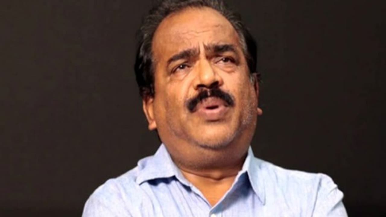 ஆளுநருடைய “லிமிட்” என்னவோ.. அதோட நிறுத்திக்கணும்..! நாஞ்சில் சம்பத் ”நறுக்”..! ஆளுநருடைய “லிமிட்” என்னவோ.. அதோட நிறுத்திக்கணும்..! நாஞ்சில் சம்பத் ”நறுக்”..!