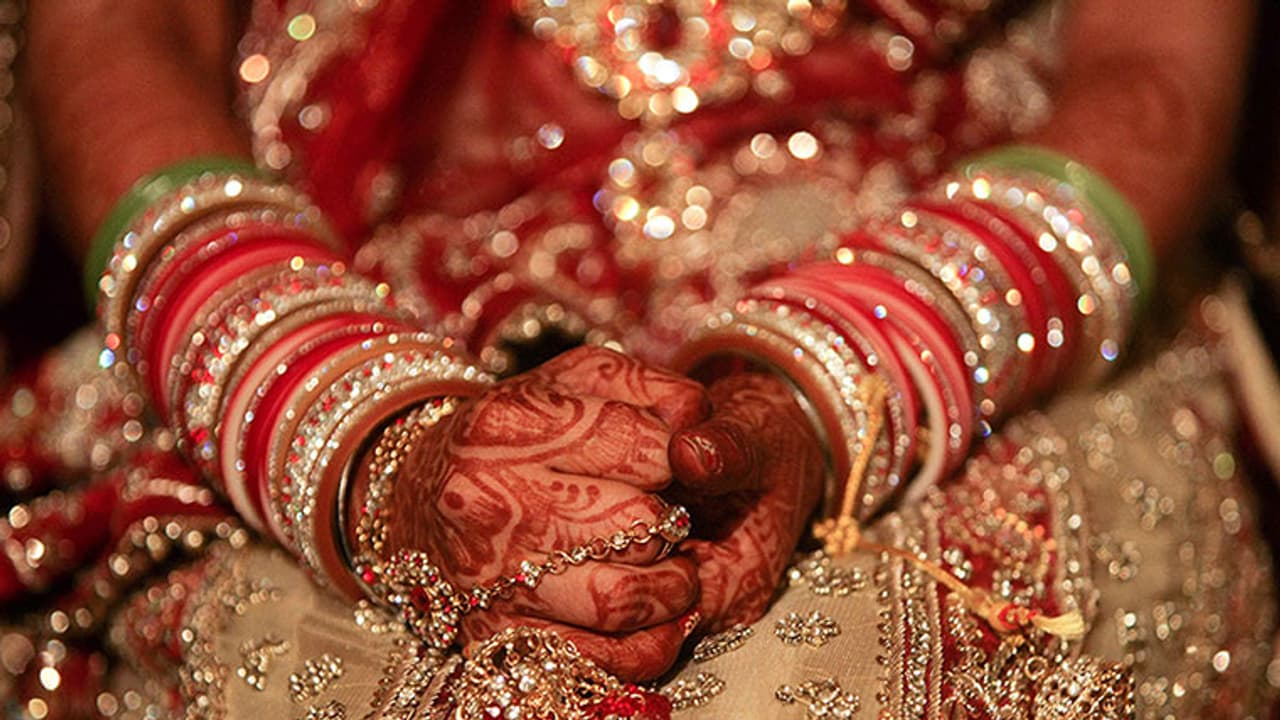 ನವ ವಧುಗೆ 12 ಗ್ರಾಂ ಬಂಗಾರ ಉಚಿತ! ನವ ವಧುಗೆ 12 ಗ್ರಾಂ ಬಂಗಾರ ಉಚಿತ!