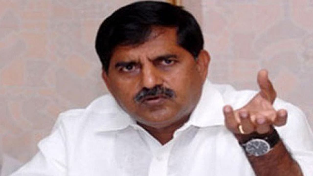 ‘వారి పేరు పలకడమే దరిద్రం’ ‘వారి పేరు పలకడమే దరిద్రం’