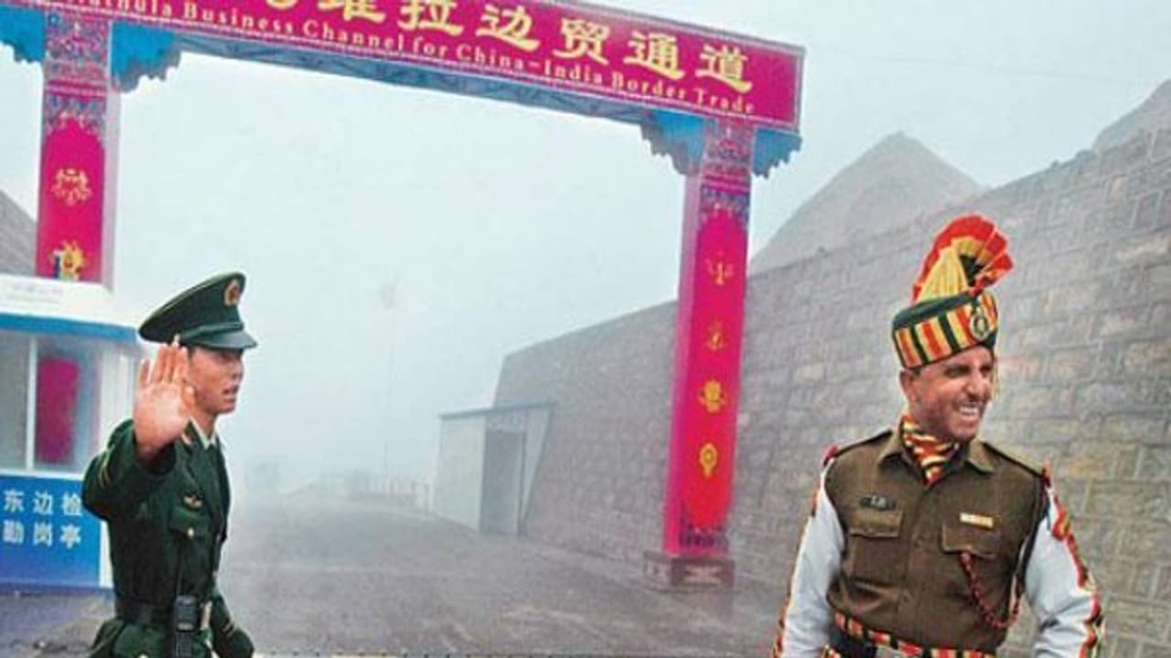 மீண்டும் போர் பதற்றம் எல்லையில் தொடர்ந்து வீரர்களை குவிக்கிறது இந்தியா!! மீண்டும் போர் பதற்றம் எல்லையில் தொடர்ந்து வீரர்களை குவிக்கிறது இந்தியா!!