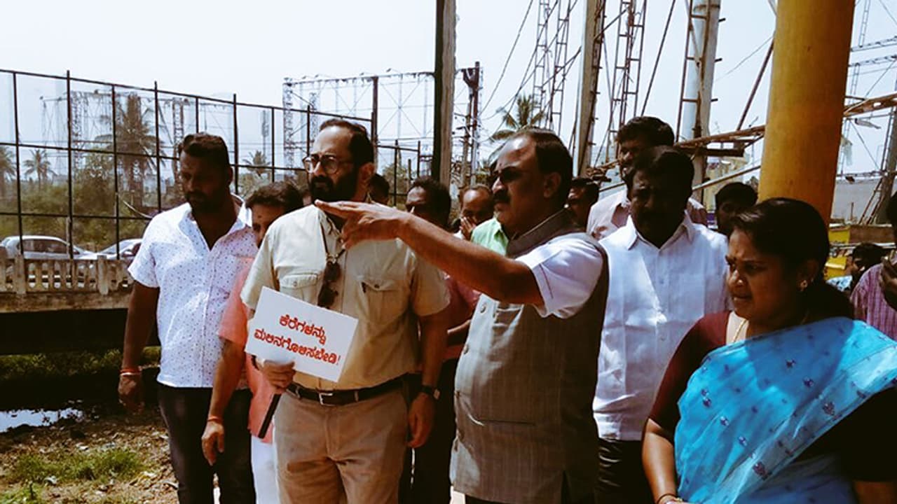 ಕೆರೆ ಸಂರಕ್ಷಣೆಗೆ ಸರ್ಕಾರದ ಯೋಜನೆ ಏನು? ಸಂಸದ ರಾಜೀವ್ ಪ್ರಶ್ನೆ ಕೆರೆ ಸಂರಕ್ಷಣೆಗೆ ಸರ್ಕಾರದ ಯೋಜನೆ ಏನು? ಸಂಸದ ರಾಜೀವ್ ಪ್ರಶ್ನೆ