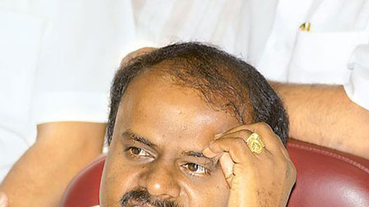 കര്‍ണ്ണാടകം: സഹകരണ ദേശസാല്‍കൃത ബാങ്കുകളിലെ രണ്ടുലക്ഷം വരെയുള്ള കാര്‍ഷിക കടങ്ങള്‍ എഴുതിത്തള്ളും