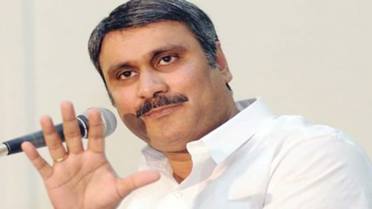 "இனியும் வேண்டுமா இந்த பினாமி ஆட்சி...?" கொந்தளிக்கும் அன்புமணி!! "இனியும் வேண்டுமா இந்த பினாமி ஆட்சி...?" கொந்தளிக்கும் அன்புமணி!!