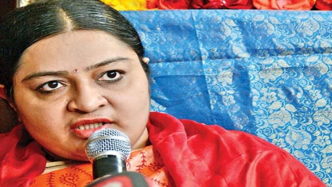 வாக்களிப்பதற்கு பணம் வாங்கக்கூடாது, பணம் கொடுக்கக்கூடாது என்பதை மக்கள் உணர வேண்டும்; தீபா அதிரடி வாக்களிப்பதற்கு பணம் வாங்கக்கூடாது, பணம் கொடுக்கக்கூடாது என்பதை மக்கள் உணர வேண்டும்; தீபா அதிரடி