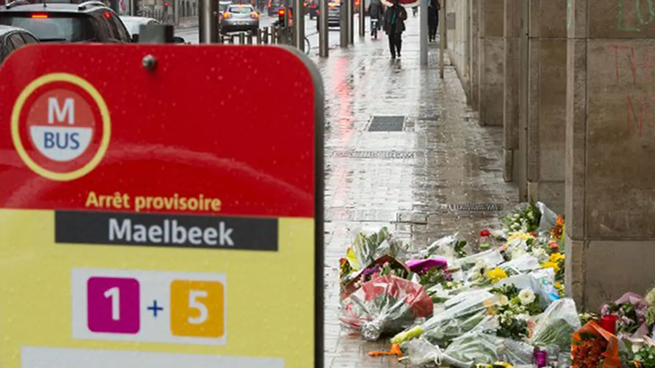 Man with salt and biscuit 'suicide belt' sparks Brussels alert Man with salt and biscuit 'suicide belt' sparks Brussels alert