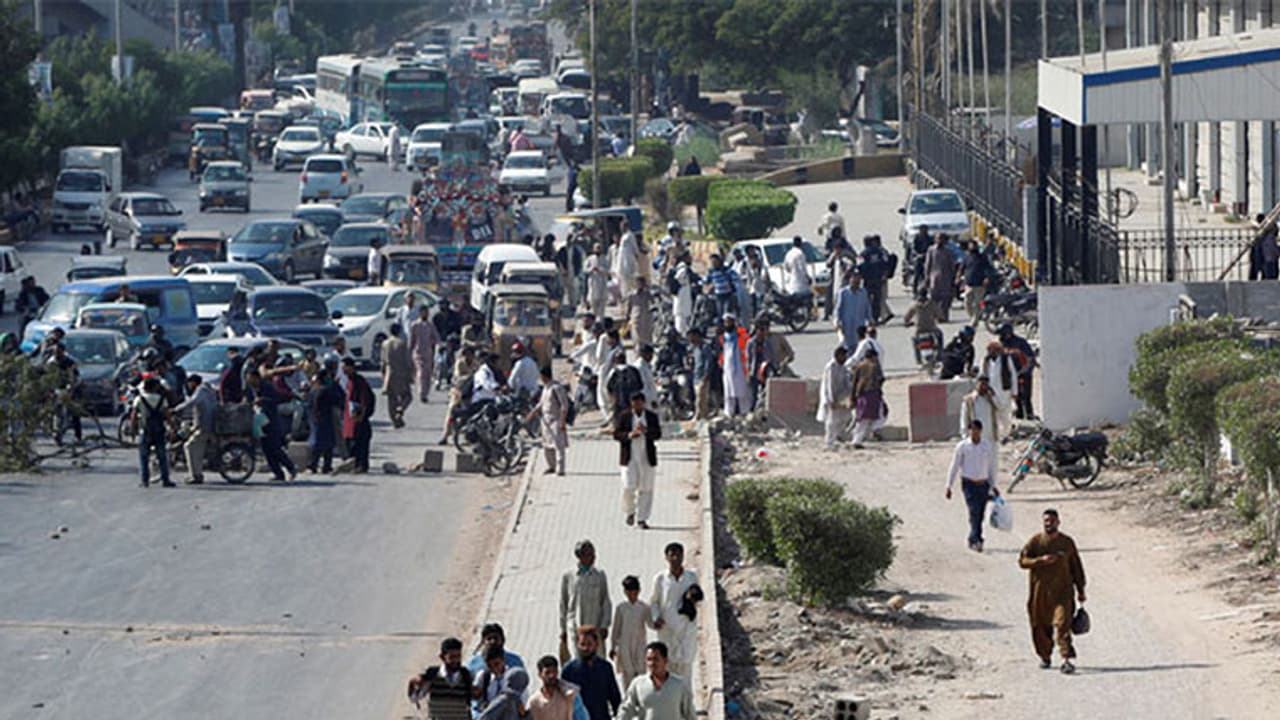 സമരം,കലാപം: പ്രതിഷേധക്കാര് ഇന്ത്യയെ സമീപിച്ചതായി പാകിസ്ഥാന് സമരം,കലാപം: പ്രതിഷേധക്കാര് ഇന്ത്യയെ സമീപിച്ചതായി പാകിസ്ഥാന്