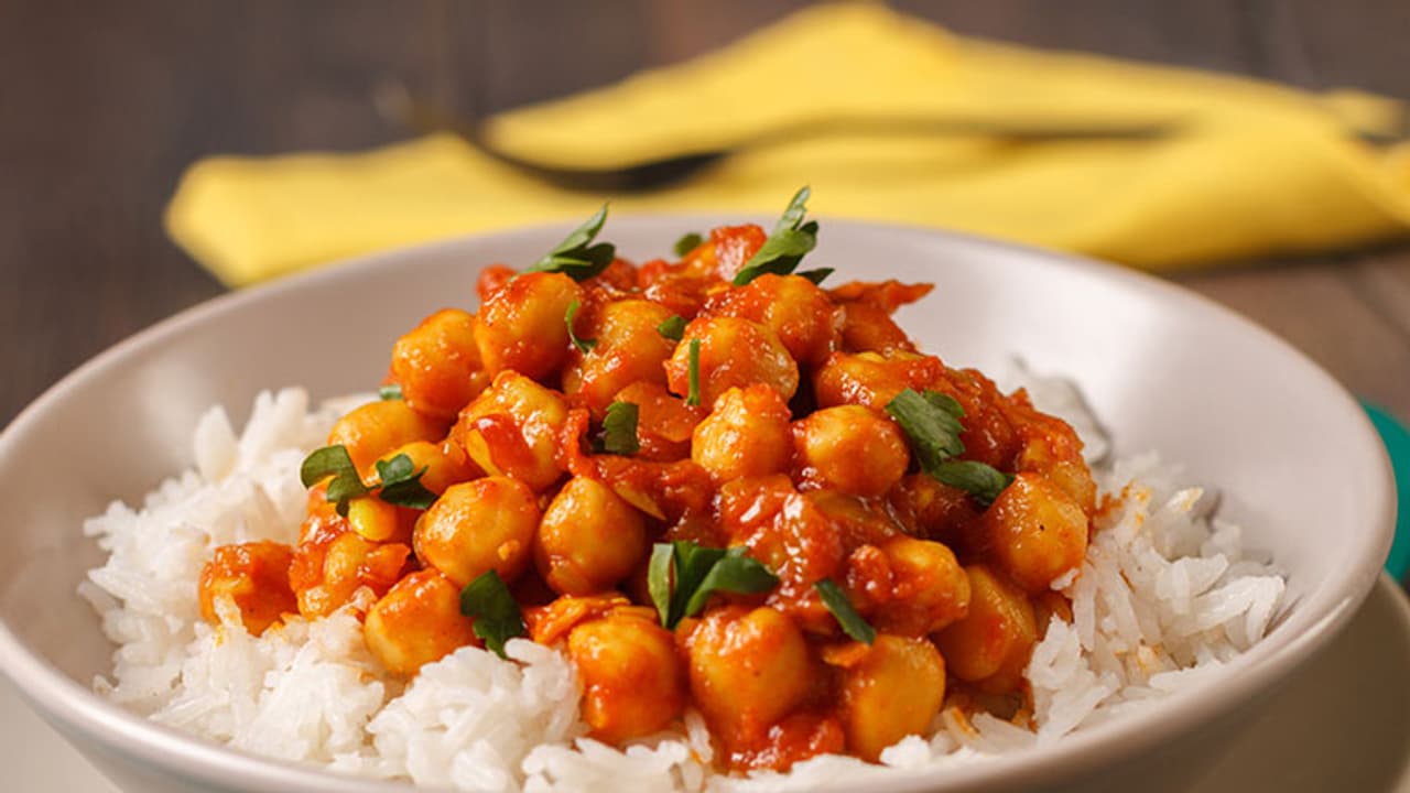 There are many benefits of eating chickpeas. Here are just a few There are many benefits of eating chickpeas. Here are just a few