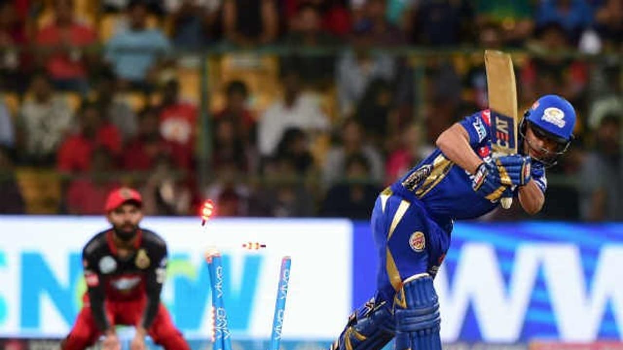 அபார சாதனையை படைத்த மும்பை டீம்! அதுக்குன்னு இப்படியா? அபார சாதனையை படைத்த மும்பை டீம்! அதுக்குன்னு இப்படியா?