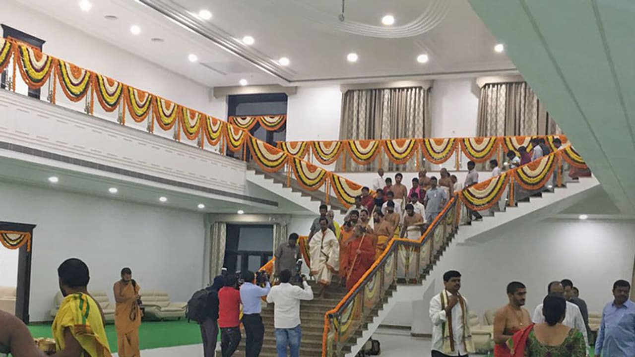 Telangana CM KCR gets bulletproof 9 acre home amid cash crunch Telangana CM KCR gets bulletproof 9 acre home amid cash crunch