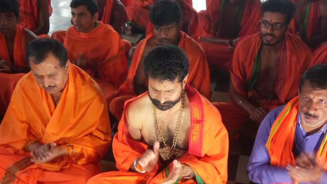 ಸಿ.ಟಿ ರವಿ, ದತ್ತ ಭಕ್ತರಿಂದ ಭಿಕ್ಷಾಟನೆ ಸಿ.ಟಿ ರವಿ, ದತ್ತ ಭಕ್ತರಿಂದ ಭಿಕ್ಷಾಟನೆ