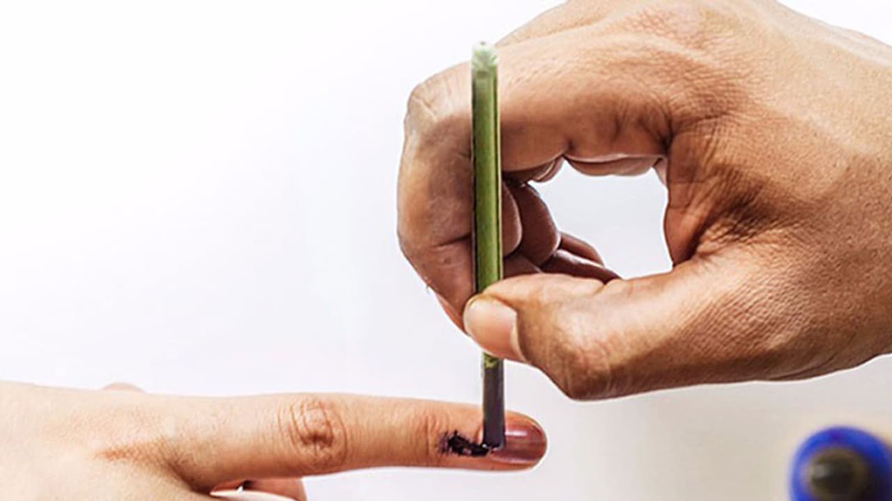 പ്രവാസികള്ക്കും വോട്ട്; ജനപ്രാതിനിധ്യ നിയമത്തില് ഭേദഗതി ഉണ്ടാകും പ്രവാസികള്ക്കും വോട്ട്; ജനപ്രാതിനിധ്യ നിയമത്തില് ഭേദഗതി ഉണ്ടാകും