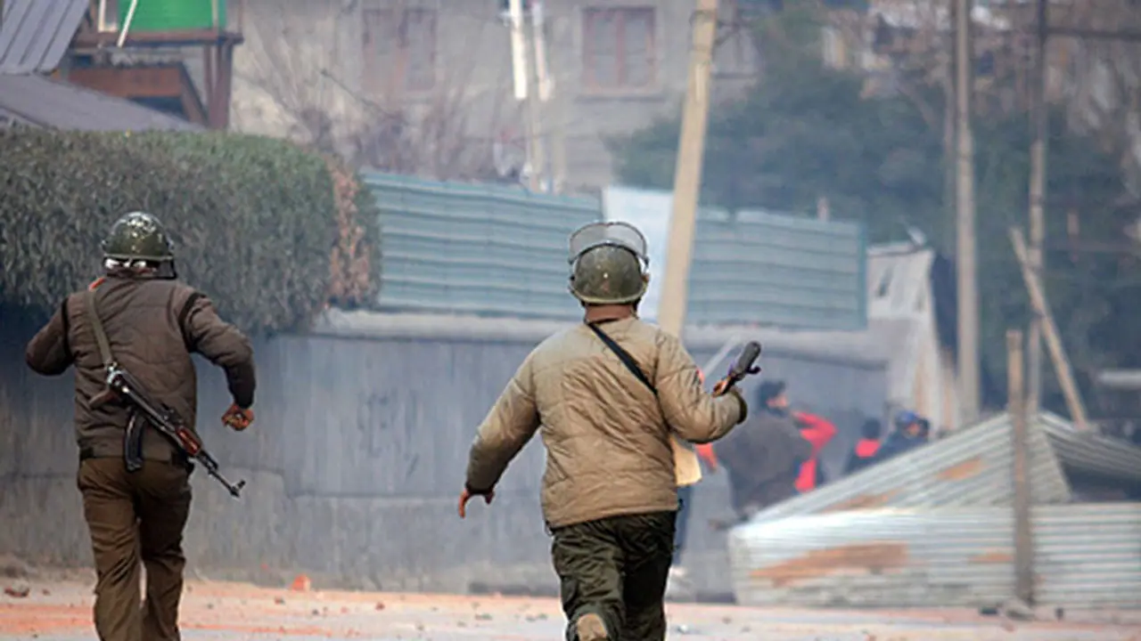 Army to replace pellets with chilly filled shells in Kashmir Army to replace pellets with chilly filled shells in Kashmir