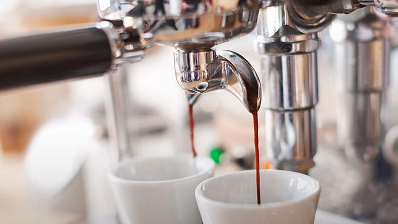 Scuffle over coffee leaves 7 municipal councillors injured in Kerala