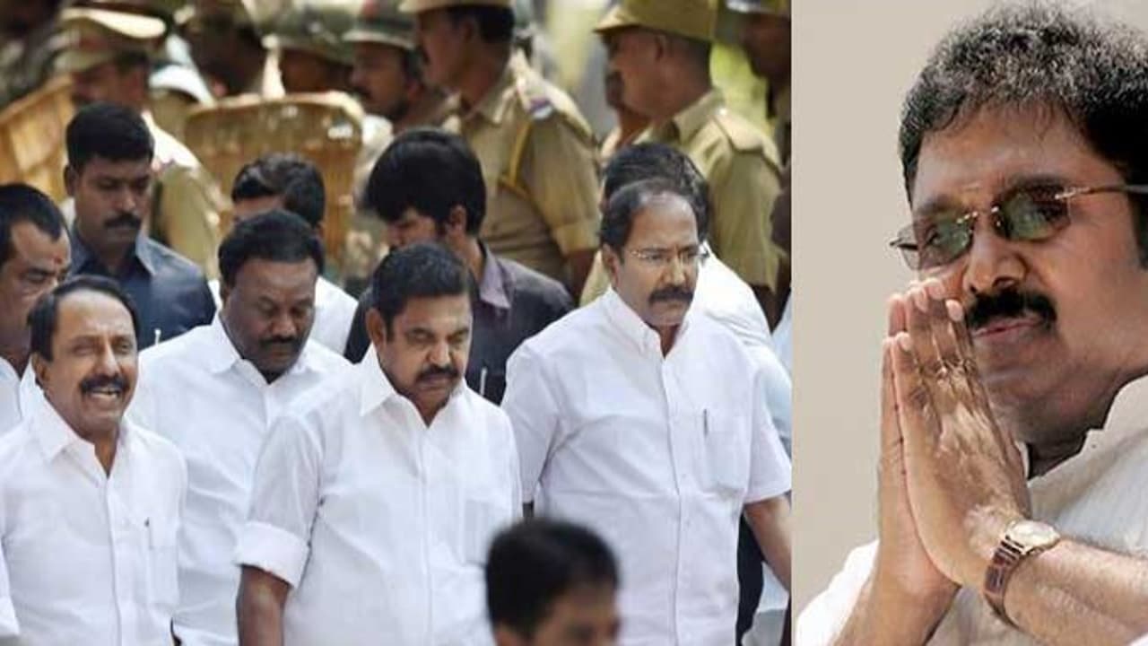 தினகரனை பதவி விலக சொன்ன அமைச்சர்கள்: பின்னணியில் இருந்து இயக்குவது யார்? தினகரனை பதவி விலக சொன்ன அமைச்சர்கள்: பின்னணியில் இருந்து இயக்குவது யார்?