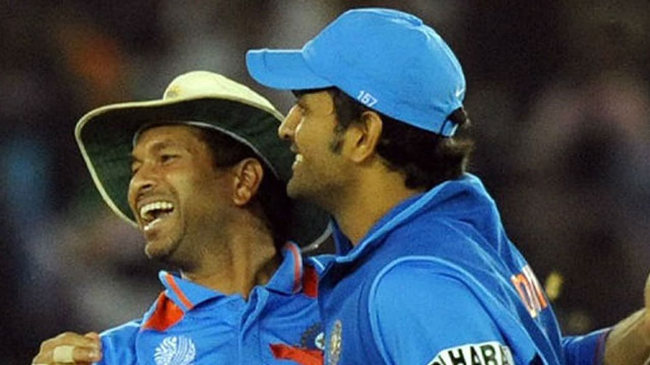 ಧೋನಿ ಅರ್ಧಶತಕ: ಸಚಿನ್ ಸಾಧನೆ ಸಾಲಿನಲ್ಲಿ ಮಾಜಿ ನಾಯಕ ಧೋನಿ ಅರ್ಧಶತಕ: ಸಚಿನ್ ಸಾಧನೆ ಸಾಲಿನಲ್ಲಿ ಮಾಜಿ ನಾಯಕ