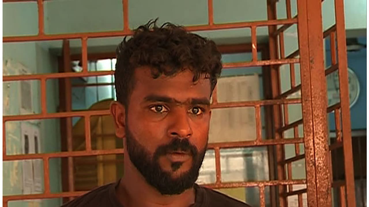 യുവതിയെ സദാചാര ഗുണ്ട ചമഞ്ഞ് ഭീഷണിപ്പെടുത്തി പീഢിപ്പിച്ചയാള് പിടിയില് യുവതിയെ സദാചാര ഗുണ്ട ചമഞ്ഞ് ഭീഷണിപ്പെടുത്തി പീഢിപ്പിച്ചയാള് പിടിയില്