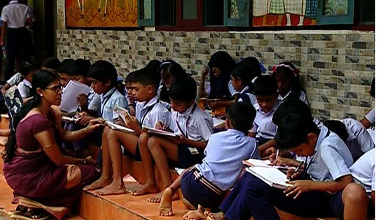 ಸರ್ಕಾರದಿಂದ ಪಬ್ಲಿಕ್ ಶಾಲೆ ಆರಂಭಕ್ಕೆ ಚಿಂತನೆ ಸರ್ಕಾರದಿಂದ ಪಬ್ಲಿಕ್ ಶಾಲೆ ಆರಂಭಕ್ಕೆ ಚಿಂತನೆ