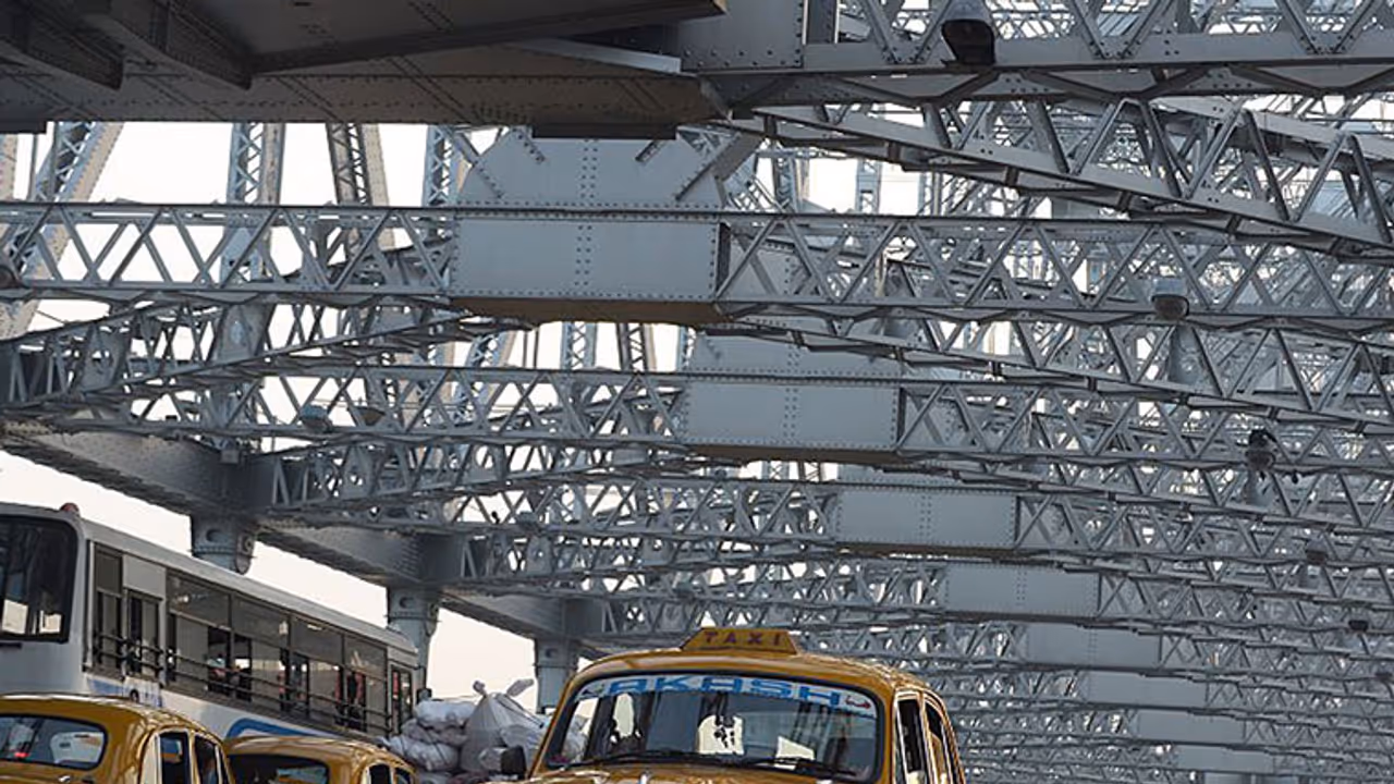 Strike: West Bengal remains largely unaffected Strike: West Bengal remains largely unaffected