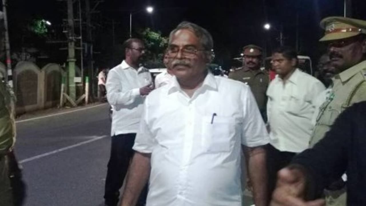 கதிராமங்கலம் போராளி பேராசிரியர் ஜெயராமனுக்கு இடைக்கால ஜாமீன்! கதிராமங்கலம் போராளி பேராசிரியர் ஜெயராமனுக்கு இடைக்கால ஜாமீன்!