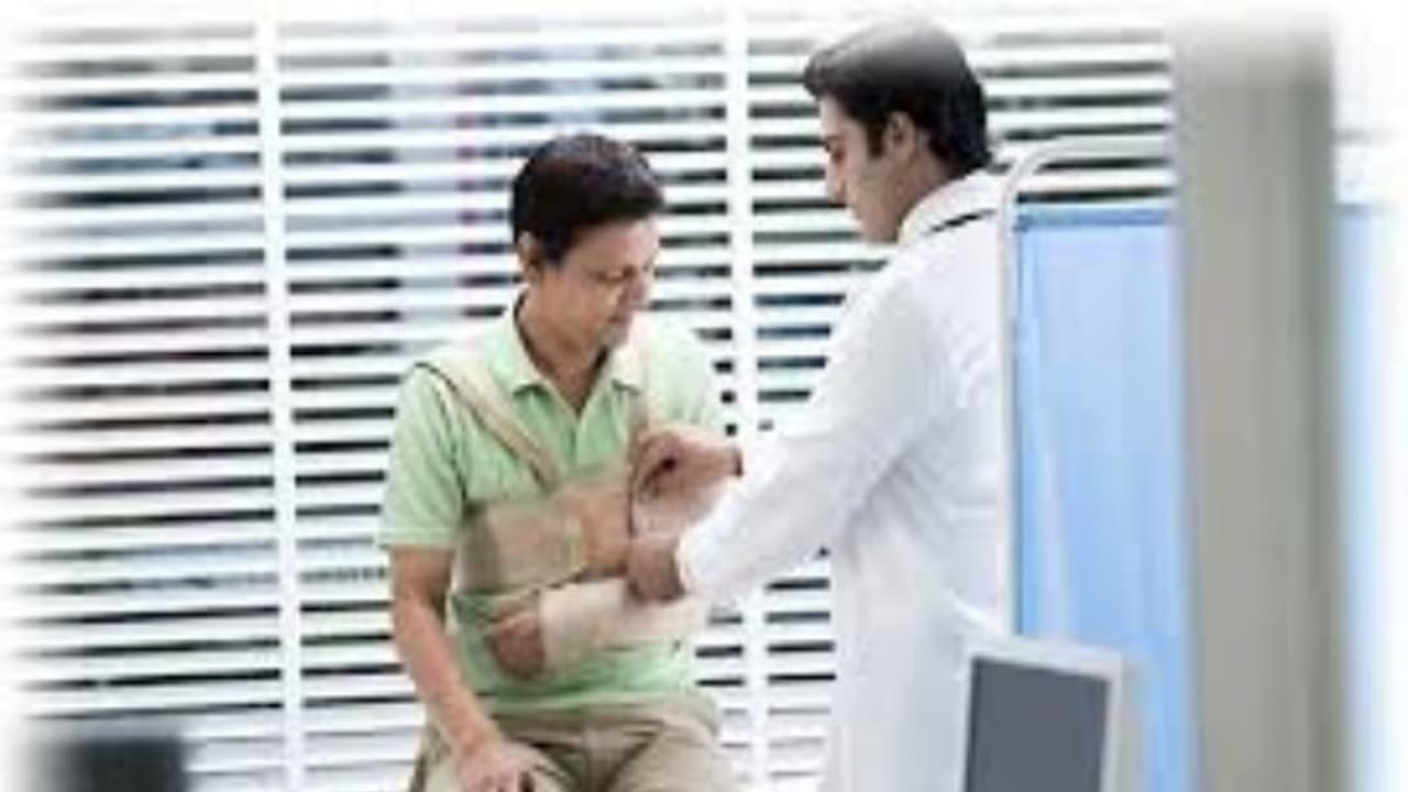 ಹೆಲ್ತ್ ಇನ್ಶೂರೆನ್ಸ್ ಕೊಳ್ಳುವ ಮೊದಲು ನೆನಪಿಡಬೇಕಾದ 5 ಅಂಶಗಳು! ಹೆಲ್ತ್ ಇನ್ಶೂರೆನ್ಸ್ ಕೊಳ್ಳುವ ಮೊದಲು ನೆನಪಿಡಬೇಕಾದ 5 ಅಂಶಗಳು!