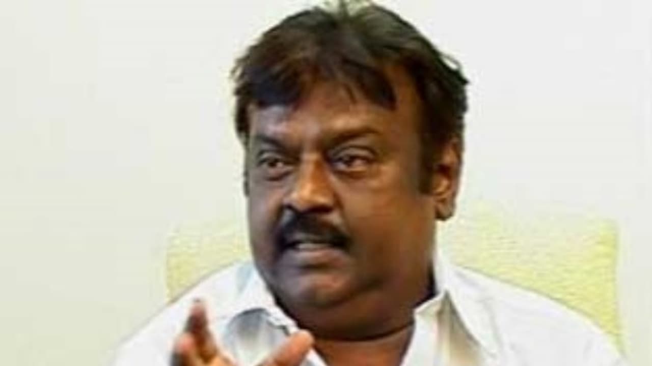 கடைசியில நம்ம கேப்டனும் இப்படி ஆயிட்டாரே!? அப்படி என்ன நடந்துவிட்டது தே.மு.தி.க.வில்?... கடைசியில நம்ம கேப்டனும் இப்படி ஆயிட்டாரே!? அப்படி என்ன நடந்துவிட்டது தே.மு.தி.க.வில்?...