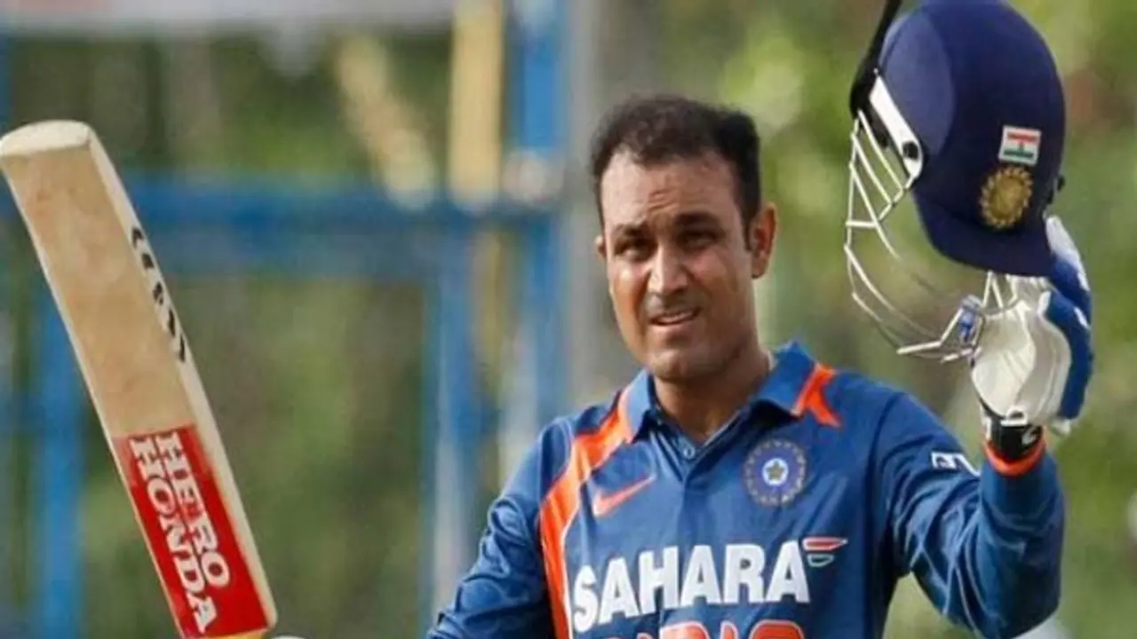 సెహ్వాగ్ అంటే భయపడింది...భయపెట్టింది ఈ పాకిస్థాన్ బౌలర్లే సెహ్వాగ్ అంటే భయపడింది...భయపెట్టింది ఈ పాకిస్థాన్ బౌలర్లే