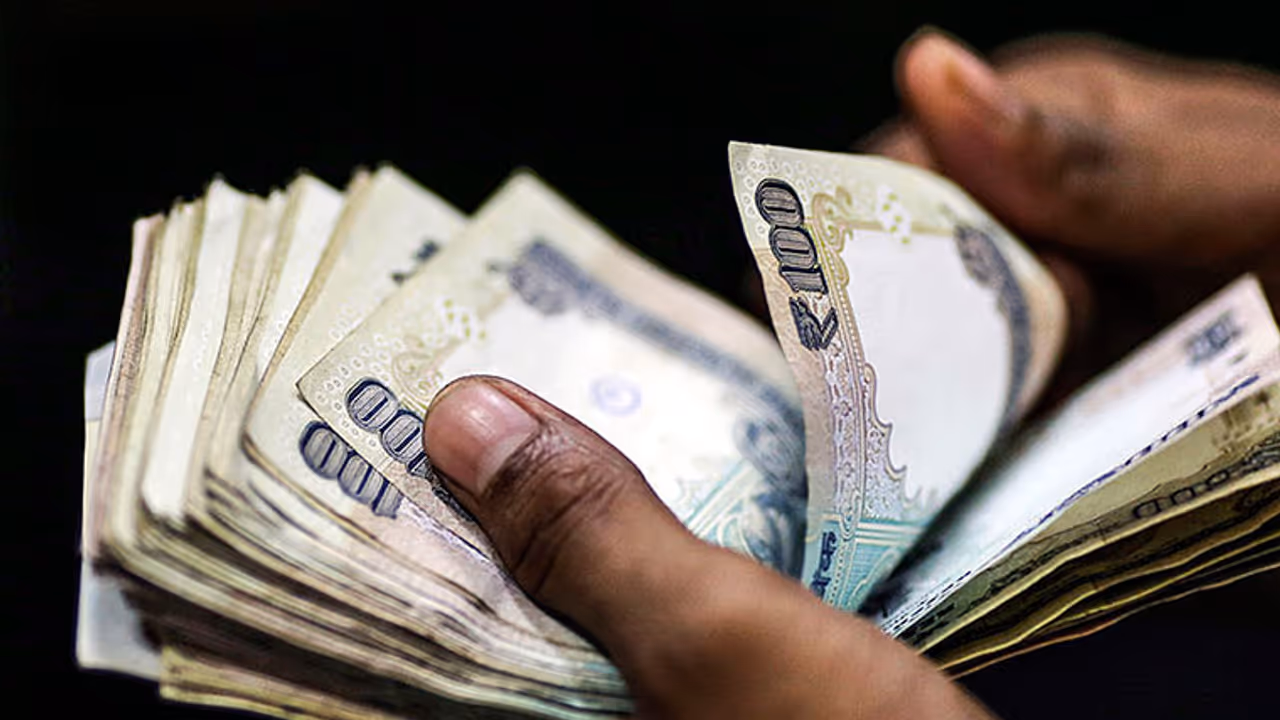 Rupee plunges to new low of 74.27 after brent crude breaches $84 mark Rupee plunges to new low of 74.27 after brent crude breaches $84 mark