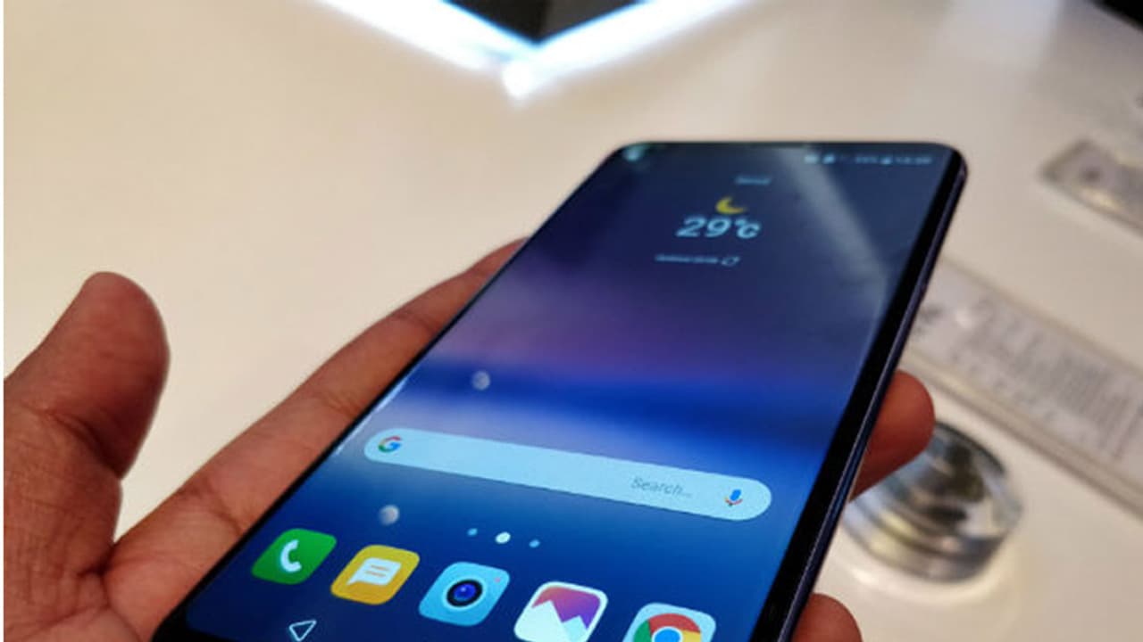 ആകര്ഷകമായ ഫീച്ചറുകളുമായ് എല്ജി വി 30 ആകര്ഷകമായ ഫീച്ചറുകളുമായ് എല്ജി വി 30