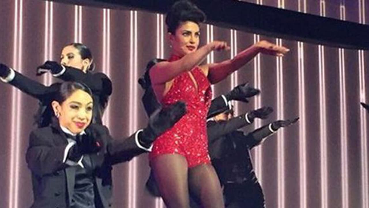 Priyanka Deepika to get a whopping ₹1.3 crore for 4 minutes on stage Priyanka Deepika to get a whopping ₹1.3 crore for 4 minutes on stage