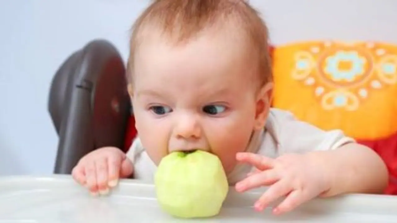 ஆப்பிளில் அடங்கியுள்ள சத்துகள் மற்றும் அற்புத பயன்கள்… ஆப்பிளில் அடங்கியுள்ள சத்துகள் மற்றும் அற்புத பயன்கள்…