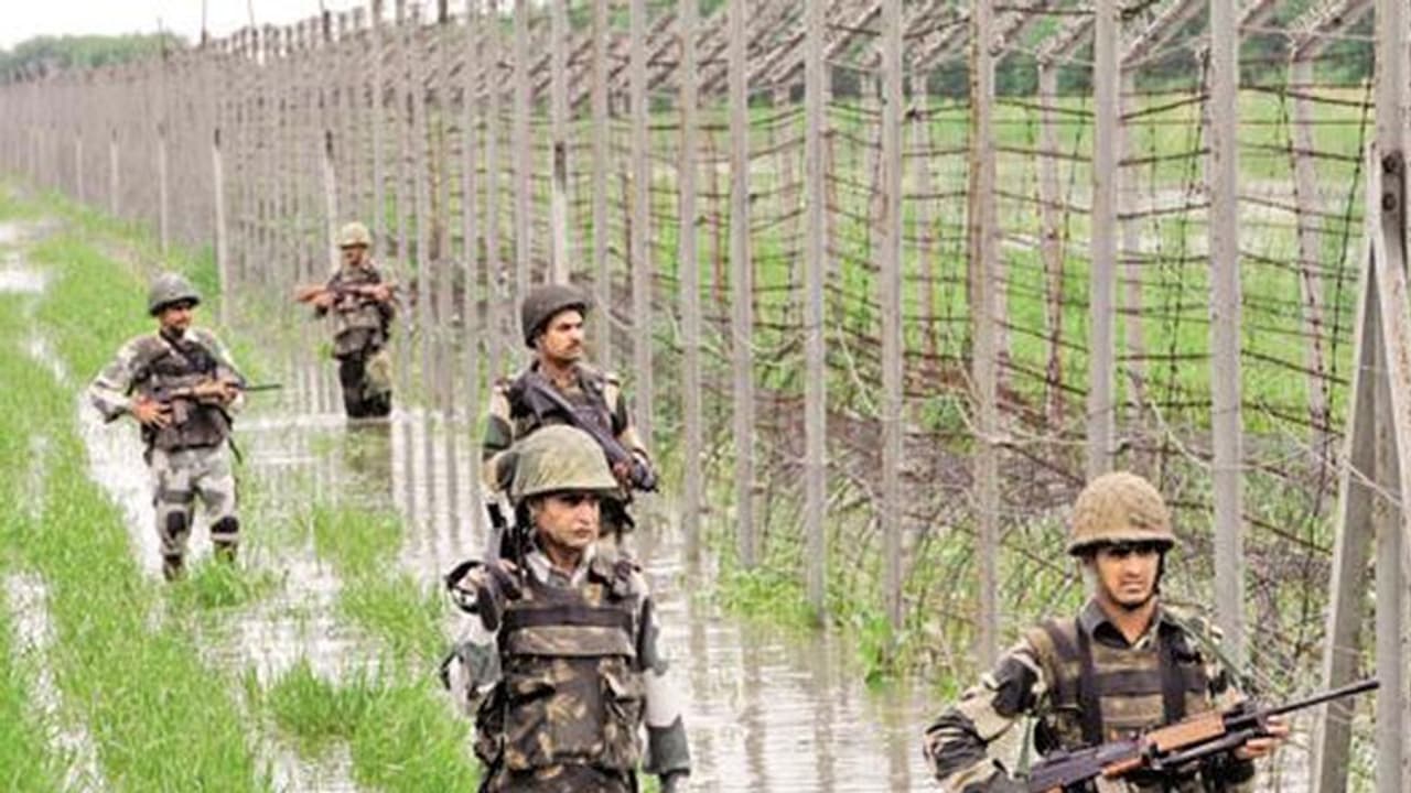 India destroys 4 Pak outposts along LoC in 'massive fire assault' India destroys 4 Pak outposts along LoC in 'massive fire assault'