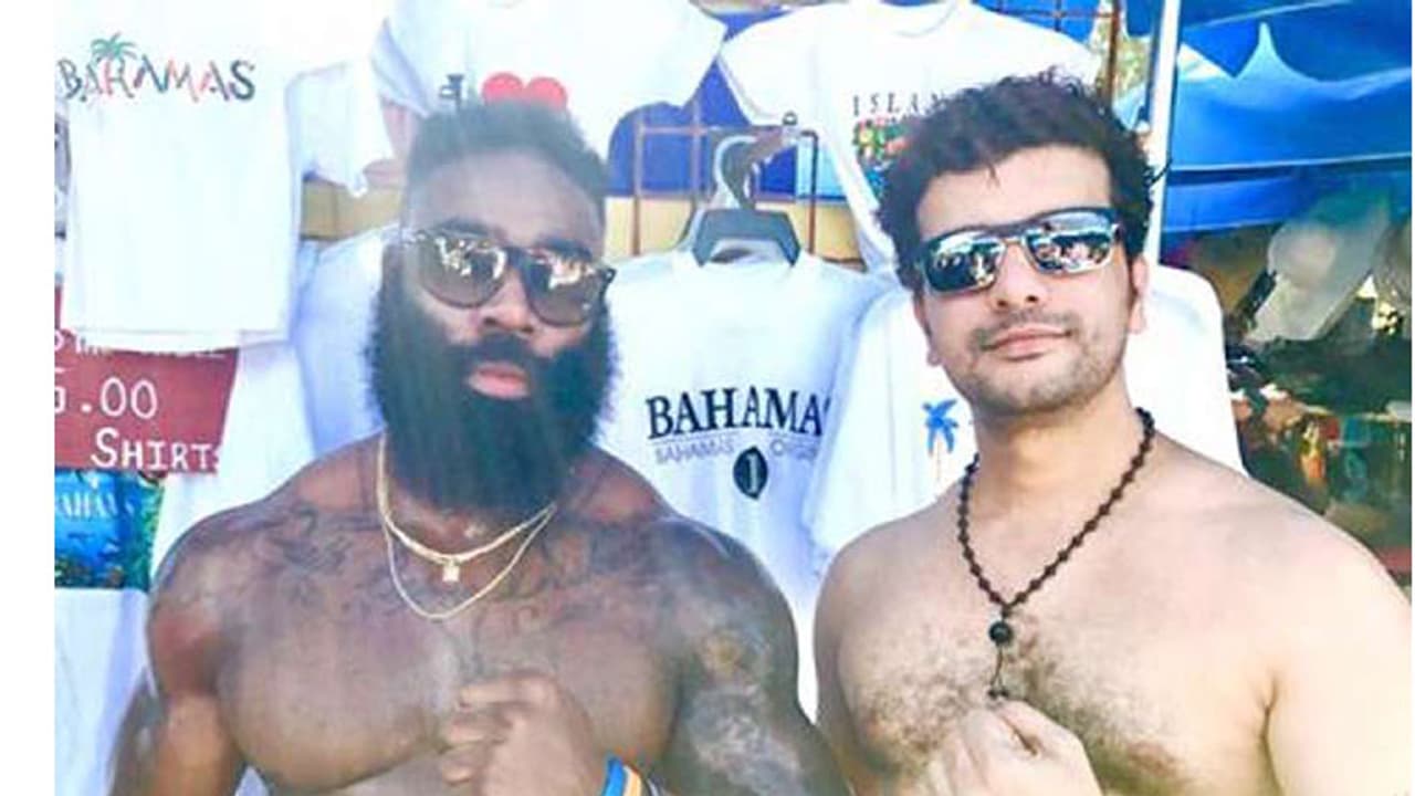 ഇതാ രമേഷ് പിഷാരടിയുടെ പ്രിയശിഷ്യന്! ഇതാ രമേഷ് പിഷാരടിയുടെ പ്രിയശിഷ്യന്!