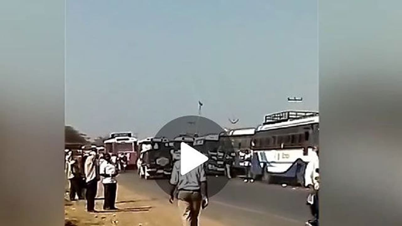 హుటాహుటిన మేడారానికి వెళ్లిన డిజిపి (వీడియో) హుటాహుటిన మేడారానికి వెళ్లిన డిజిపి (వీడియో)