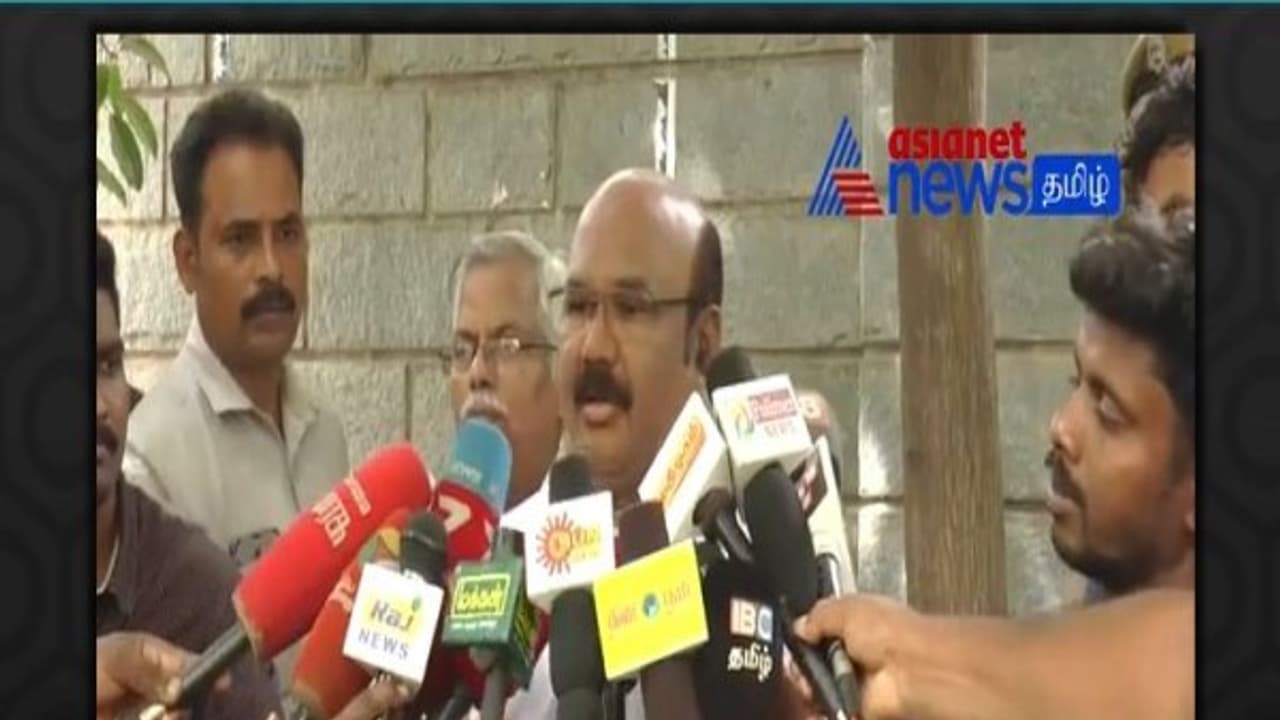 இன்கம் டேக்சுக்கும் கோழி முட்டைக்கும் என்ன சம்மந்தம்..? அமைச்சர் ஜெயகுமார் அதிரடி பதில்...!