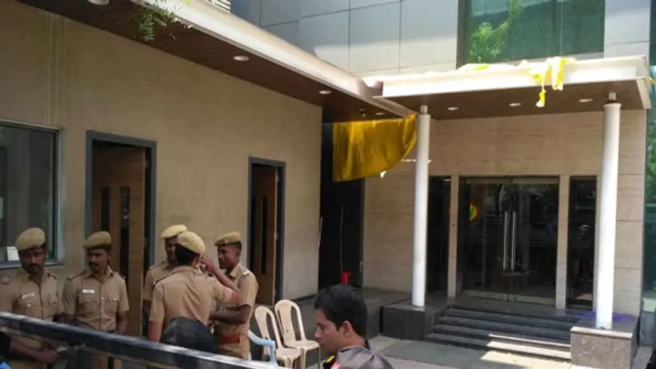 190 மட்டும் இல்ல... அதுக்கு மேல திட்டம் இருந்துருக்கு... ’பட்’ அதிகாரிகள் இல்லையாம்...? 190 மட்டும் இல்ல... அதுக்கு மேல திட்டம் இருந்துருக்கு... ’பட்’ அதிகாரிகள் இல்லையாம்...?