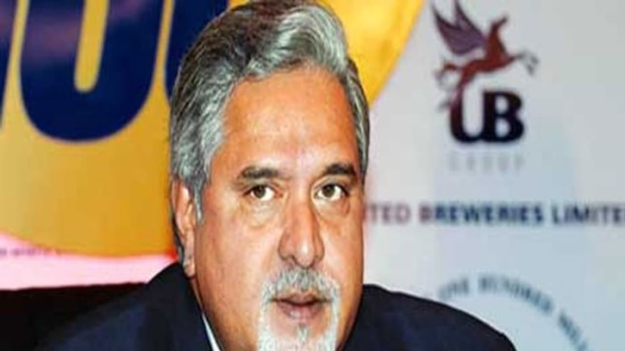 నేడే తీర్పు: మాల్యా అప్పగింత పూర్తయ్యేనా.. లండన్కు సీబీఐ, ఈడీ నేడే తీర్పు: మాల్యా అప్పగింత పూర్తయ్యేనా.. లండన్కు సీబీఐ, ఈడీ