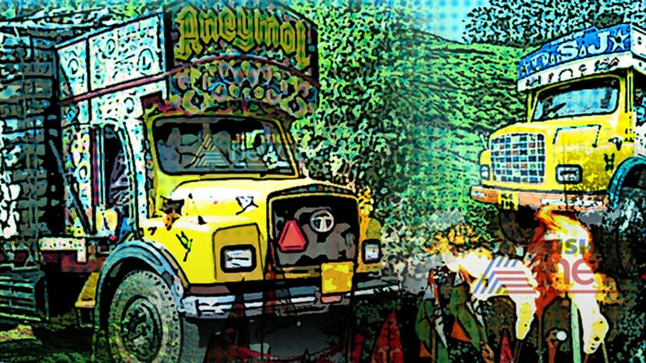 നോക്കുകൂലി നിരോധിച്ചിട്ടും തൃശൂരില് ചുമട്ടുതൊഴിലാളികള് ചെയ്യാത്ത ജോലിക്ക് കൂലി വാങ്ങുന്നതായി ആരോപണം നോക്കുകൂലി നിരോധിച്ചിട്ടും തൃശൂരില് ചുമട്ടുതൊഴിലാളികള് ചെയ്യാത്ത ജോലിക്ക് കൂലി വാങ്ങുന്നതായി ആരോപണം