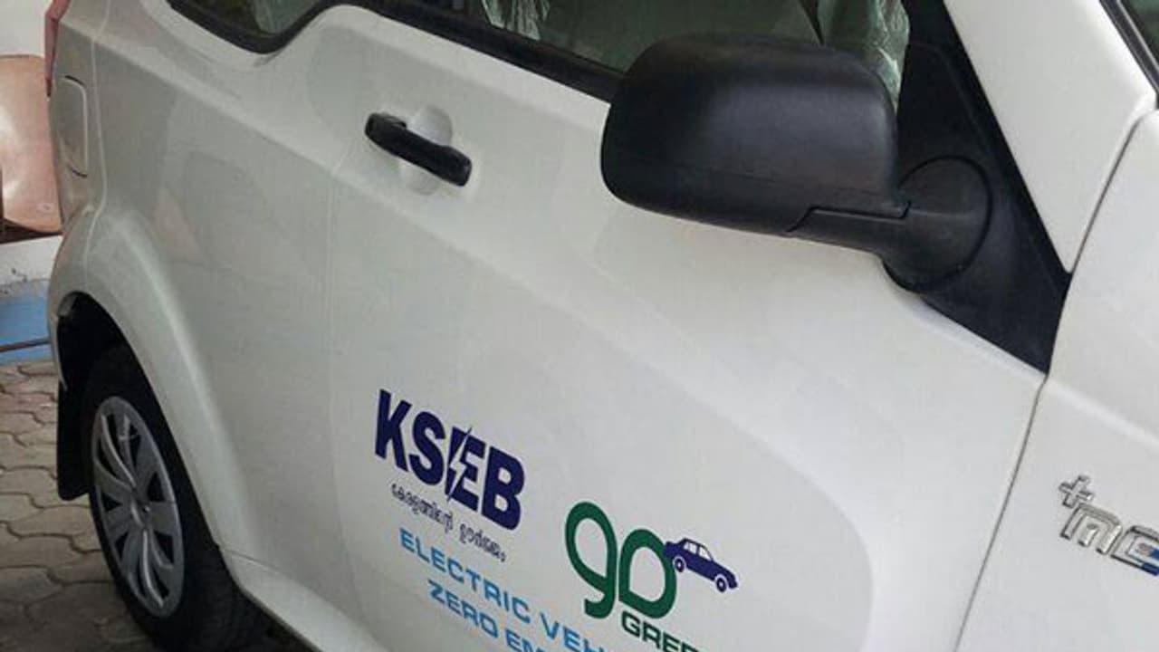 കെഎസ്ഇബിയുടെ ഇലക്ട്രിക് കാറുകള് ഉടന് നിരത്തിലേക്ക് കെഎസ്ഇബിയുടെ ഇലക്ട്രിക് കാറുകള് ഉടന് നിരത്തിലേക്ക്