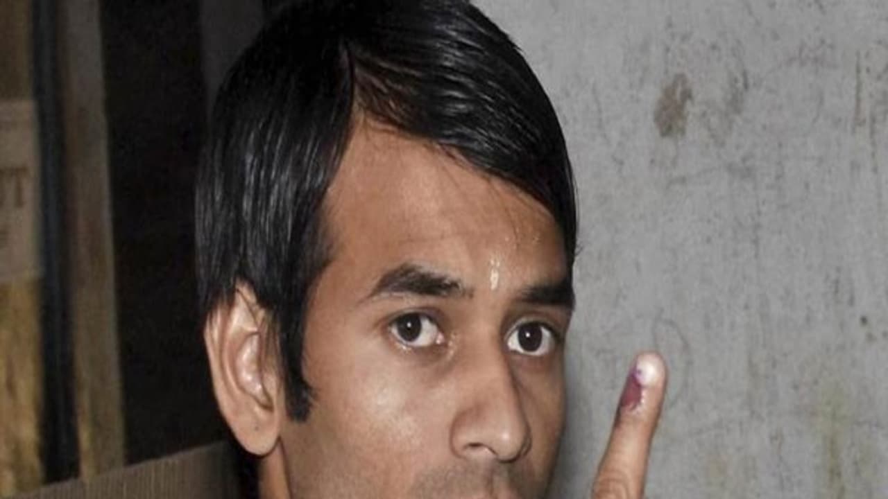 आरजेडी सुप्रीमो लालू यादव के खानदान में दोबारा घमासान, तेजप्रताप ने फिर उठाया बगावत का झंडा