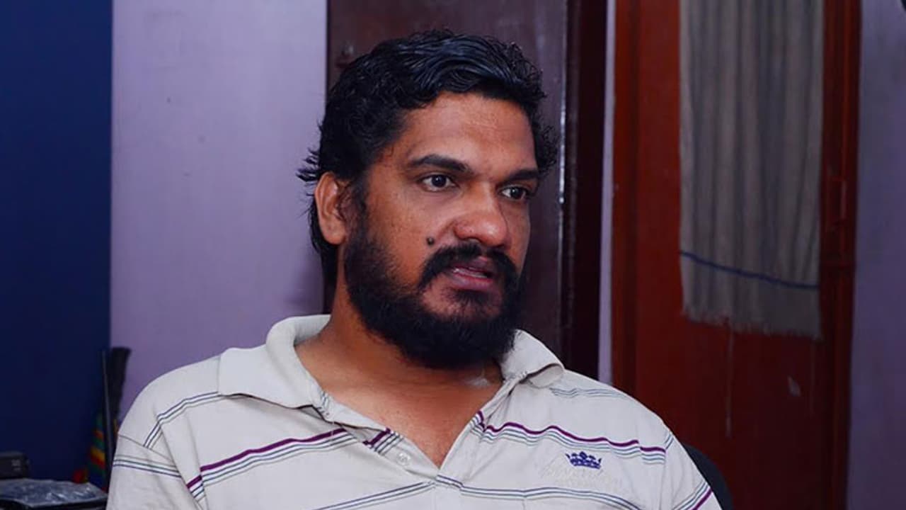 അവയവക്കച്ചവടം: സിബിഐ അന്വേഷണം തേടി സനൽകുമാർ ശശിധരൻ ഹൈക്കോടതിയിൽ അവയവക്കച്ചവടം: സിബിഐ അന്വേഷണം തേടി സനൽകുമാർ ശശിധരൻ ഹൈക്കോടതിയിൽ