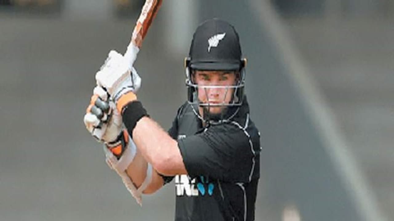 இந்திய அணியை 33 ஓட்டங்கள் வித்தியாசத்தில் ஓடவிட்டது நியூஸிலாந்து… இந்திய அணியை 33 ஓட்டங்கள் வித்தியாசத்தில் ஓடவிட்டது நியூஸிலாந்து…