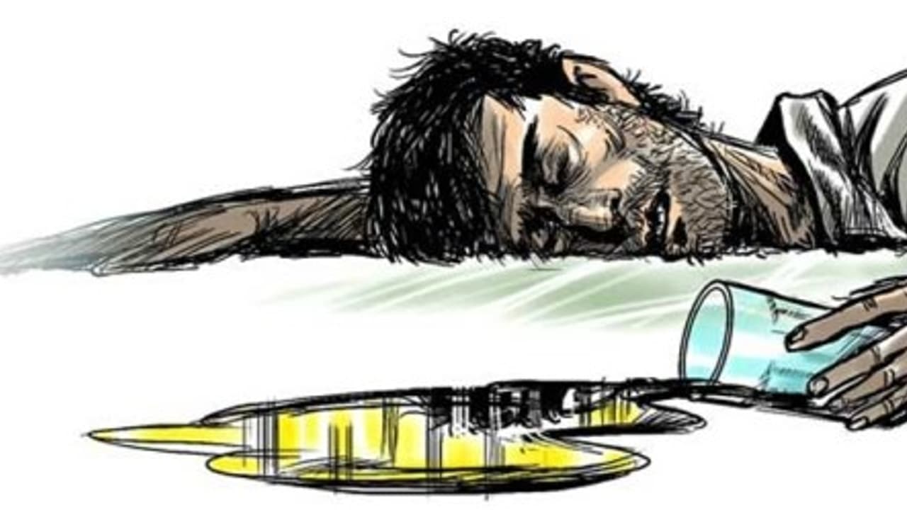മധ്യപ്രദേശില് വ്യാജമദ്യം കഴിച്ച് 11 പേര് മരിച്ചു മധ്യപ്രദേശില് വ്യാജമദ്യം കഴിച്ച് 11 പേര് മരിച്ചു