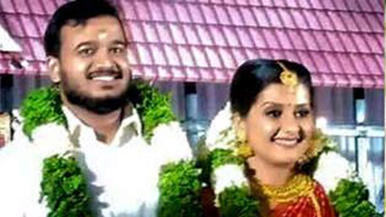 Watch: Actor Sarayu's star studded wedding videos Watch: Actor Sarayu's star studded wedding videos