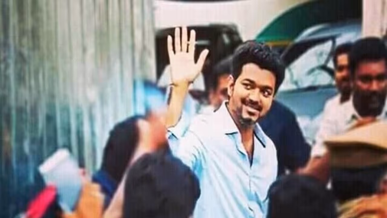 விஜய் முதல்வராகணும்னு ரசிகர்கள் ஆசைப்படுவதில் எந்த தப்பும் இல்ல... மீண்டும் சர்ச்சையை கிளப்பிய எஸ்.ஏ.சி! விஜய் முதல்வராகணும்னு ரசிகர்கள் ஆசைப்படுவதில் எந்த தப்பும் இல்ல... மீண்டும் சர்ச்சையை கிளப்பிய எஸ்.ஏ.சி!