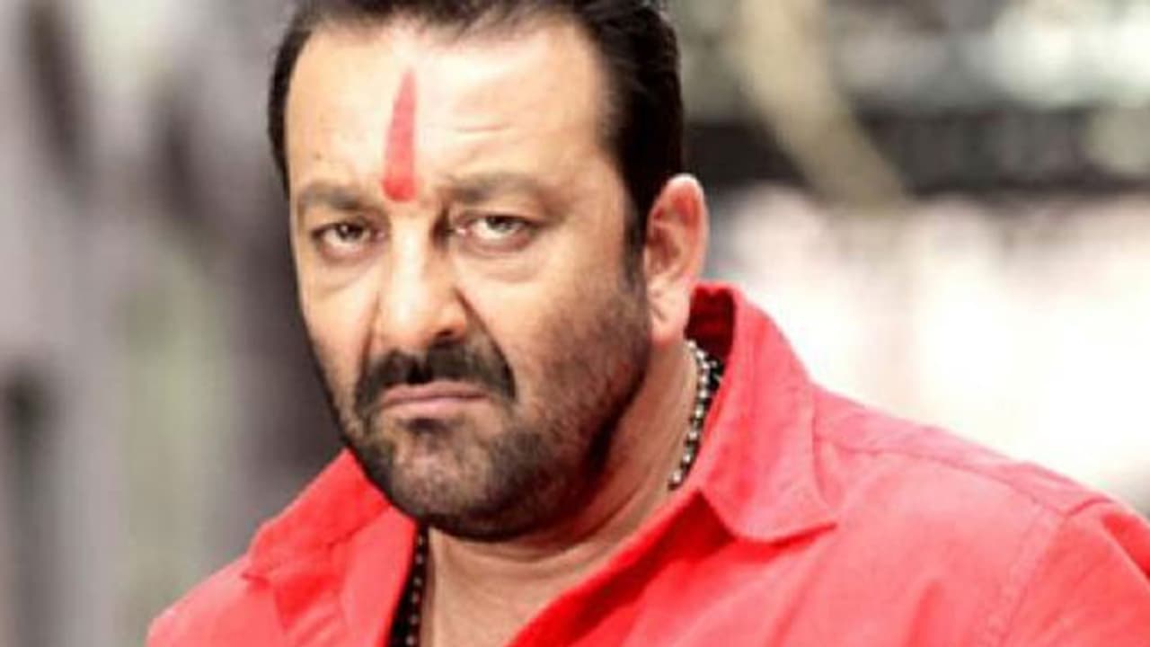 নতুন লুকে হাজির সঞ্জয় দত্ত, জন্মদিনে ভক্তদের জন্য রইল নয়া চমক